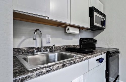Norfolk Apartment | Welcome to Your Oceanfront Home Away from Home