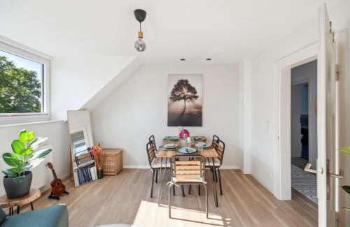 Vinnhorst Apartment | Comfortable Retreat with Workspaces in Every Room
