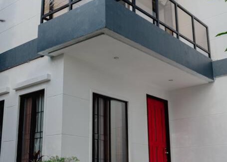 Bacolod House | Cozy Retreat: Your Home Away with Pool & Pet-Friendly Perks