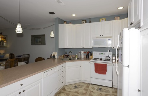 Lewes Condo | Unwind in Your Ideal Oceanfront Retreat - Rated 9.8/10