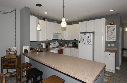 Lewes Condo | Unwind in Your Ideal Oceanfront Retreat - Rated 9.8/10