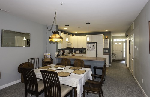 Lewes Condo | Unwind in Your Ideal Oceanfront Retreat - Rated 9.8/10