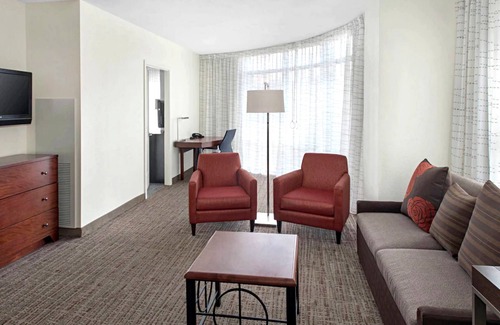 Eisenhower East Hotel | Discover Your Perfect Getaway in Historic Alexandria