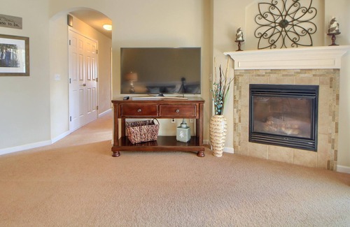 Broomfield Condo | Ideal 3 Bedroom Condo Near Denver with Pool and Ocean View