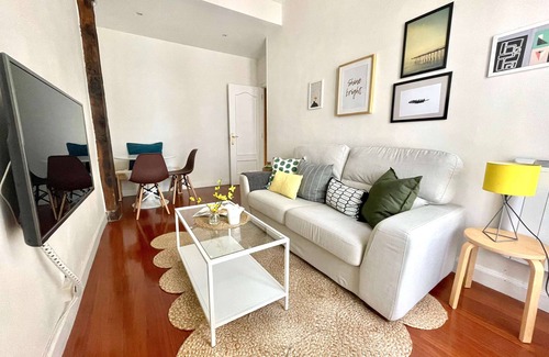 Bilbao City Centre Apartment | Your Cozy Retreat in Bilbao with Family-Friendly Amenities