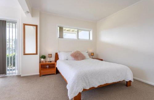 Shelly Park Apartment | Family-Friendly Stay at Cockle Bay with Great Guest Ratings