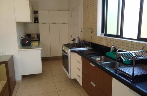 Tombo House | Your Secure Retreat in Praia do Tombo with Ocean Views