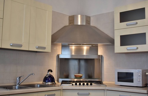 Favaro Veneto Apartment | Discover Your Ideal Escape Near Venice with Free Parking