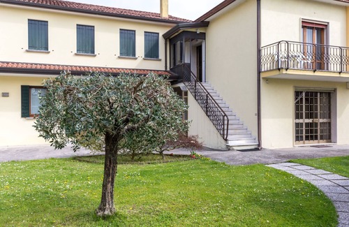 Favaro Veneto Apartment | Discover Your Ideal Escape Near Venice with Free Parking