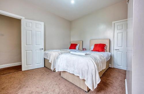 King's Heath House | Cozy Home in Birmingham: Enjoy Netflix & Fast WIFI