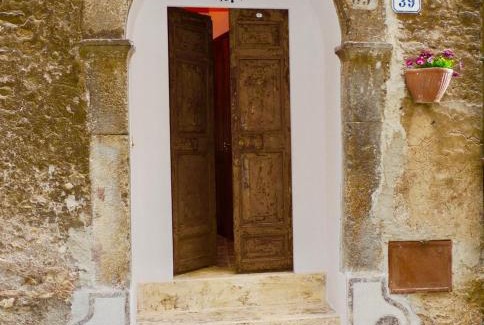 Tivoli House | Exceptional Stay at Your Home With Love Tivoli