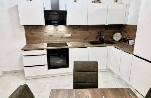 Ljubljana Villa | Ideal 4-Bedroom Getaway: Peaceful Haven with Garden
