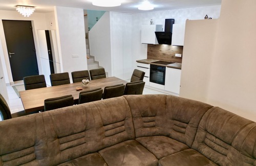Ljubljana Villa | Ideal 4-Bedroom Getaway: Peaceful Haven with Garden