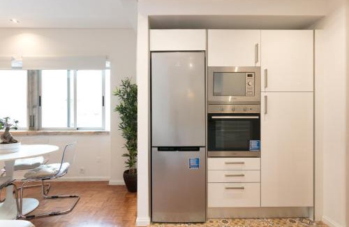 Santo Antonio Apartment | Discover Your Lisbon Home - Duque de Palmela Awaits