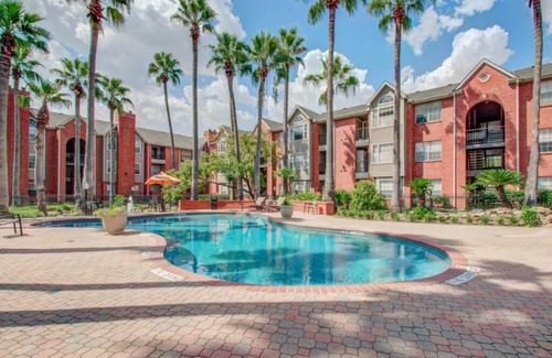 Astrodome Apartment | Discover Your Oasis in TX Medical Center - Perfect for Families