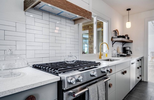 Kingsville House | Your Luxury Waterfront Retreat!