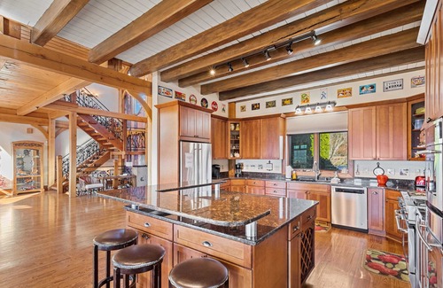 Boone Cabin | Premier Mountain Lodge: Family-Friendly with Spa & Pool