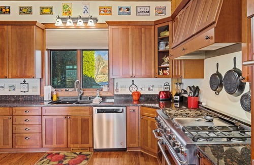 Boone Cabin | Premier Mountain Lodge: Family-Friendly with Spa & Pool