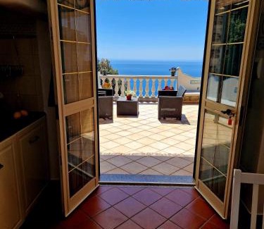 Path of the Gods House | Cozy Retreat on the Path - Guest Rated 7.8/10