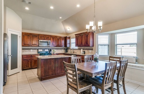 Edmond House | Relaxing Family Retreat with Kitchen & Pet-Friendly Vibe