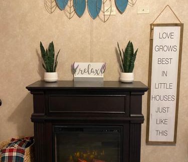 Austell House | Discover Your Own Cozy Tiny Home - Family Friendly Escape