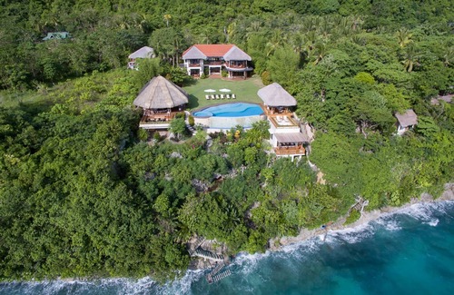 Guindulman Villa | Exclusive Clifftop Villa with Ocean Views in Bohol Island