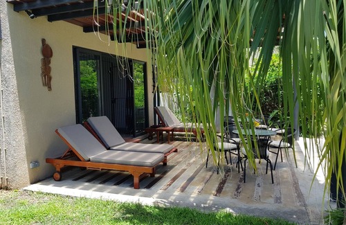 Pereybere Villa | Tropical Villa Retreat with Private Pool and Garden Oasis