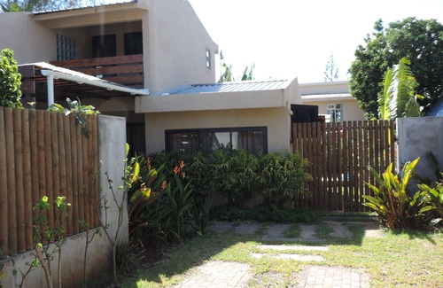 Pereybere Villa | Tropical Villa Retreat with Private Pool and Garden Oasis