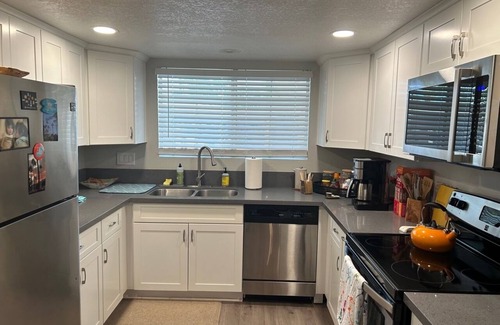 Sunrise Park Condo | Unwind in Palm Springs: Pet-Friendly Oasis with Pool & Spa