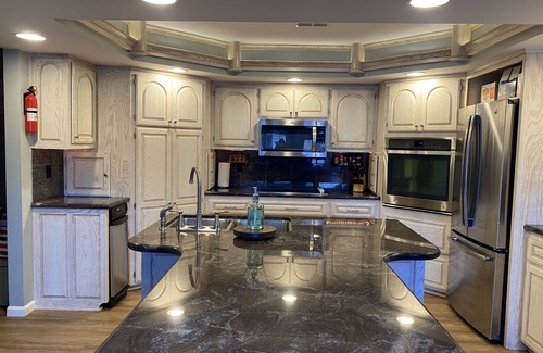 Sunrise Beach House | Your Paradise Awaits: Family-Friendly Haven by the Beach