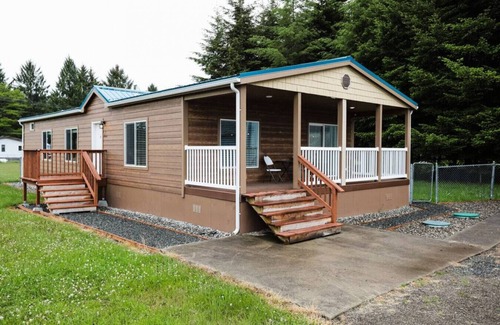 Forks House | Your Ideal Base Camp: Central, Pet-Friendly & Wired for Adventure