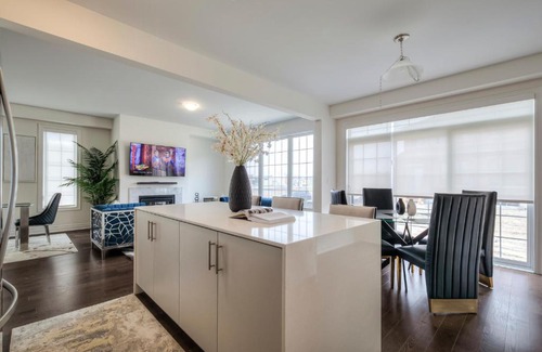 Bradford House | Unforgettable Stay in the Master Bedroom Oasis