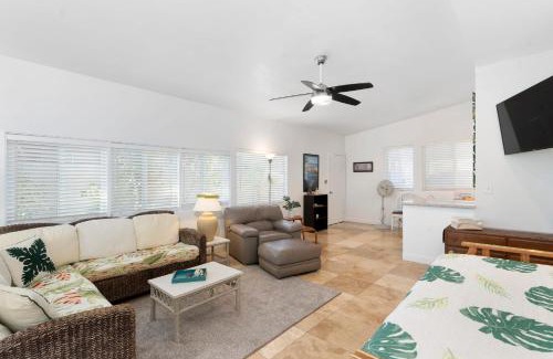 Kalama Tract Apartment | Ideal Oceanfront 2BR Apartment with Full Kitchen & Pool