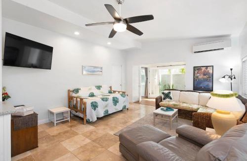 Kalama Tract Apartment | Ideal Oceanfront 2BR Apartment with Full Kitchen & Pool