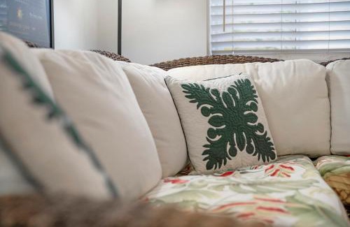Kalama Tract Apartment | Ideal Oceanfront 2BR Apartment with Full Kitchen & Pool