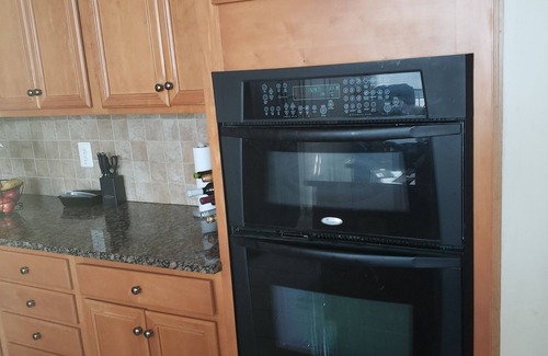 Gaithersburg House | Ideal Family Retreat with Kitchen and Child-Friendly Amenities