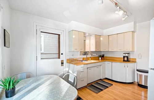 Cliff - Cannon Apartment | Discover Your Ideal Getaway in Spokane with Ocean Views