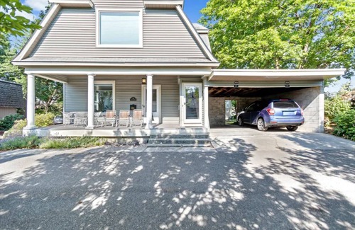 Cliff - Cannon Apartment | Discover Your Ideal Getaway in Spokane with Ocean Views