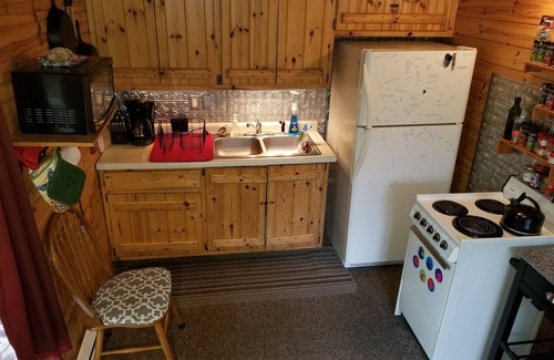 Athelstane Cabin | Your Ideal Retreat by the Peshtigo River Awaits You