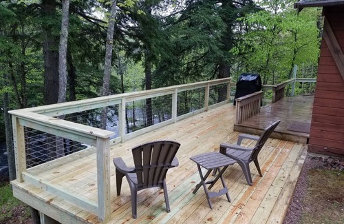 Athelstane Cabin | Your Ideal Retreat by the Peshtigo River Awaits You