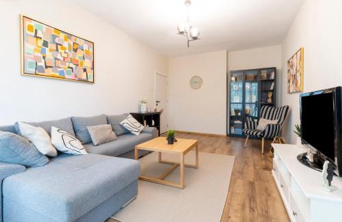 rayon Triaditsa Apartment | Your Place: Family-Friendly Retreat with Top Ratings