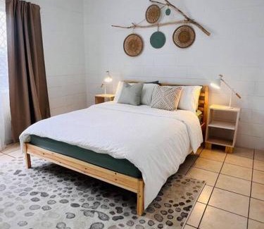 Miles End Apartment | Child-Friendly Comfort at Your Place on Davidson