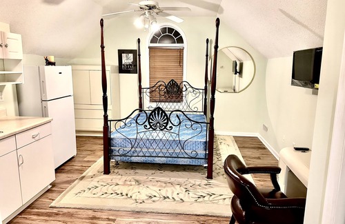 Sea Breeze Apartment | Cozy Studio Apartment Just Minutes from the Beach