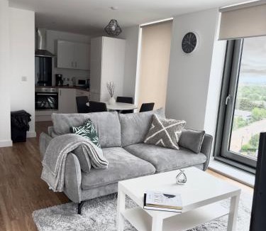 Salford Apartment | Discover Your Private Oasis in Manchester - 4-Star Retreat