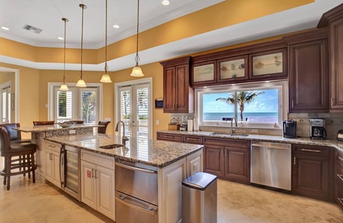 Islamorada House | Exquisite Oceanfront Estate with Infinity Pool & Beach Access