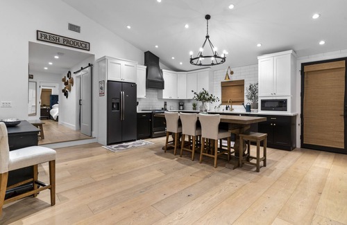 Bixby Knolls House | Discover Your Private Resort Retreat in SoCal Today