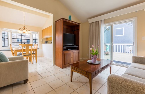 Oxnard Shores Hotel | Your Perfect Oceanfront Getaway Awaits with Kitchen Access!