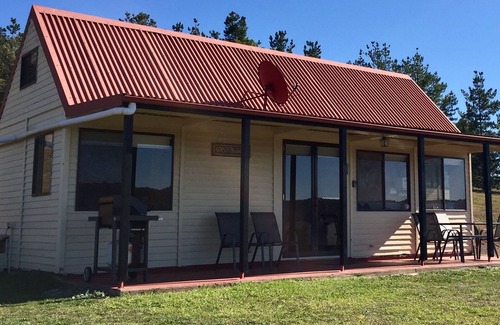 Kains Flat Cabin | Relaxing Rural Retreat: Pet & Child Friendly Getaway