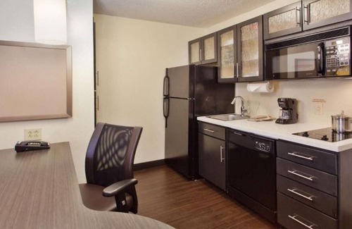 Somerset House | Your Relaxing Getaway Awaits! 4 Comfortable units! Near Colonial Park