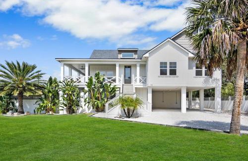 St. Augustine House | Your Ideal Summer Retreat with Pool & BBQ Near Beach